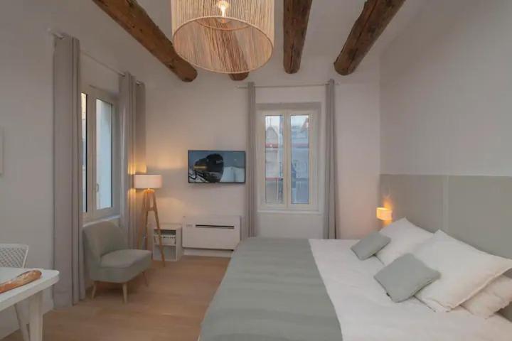 Design Suite Vieux Port Appartement Tout Equipe Climatise Marseille Exterior photo